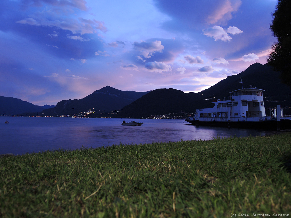 DSCN7001.jpg - Późnym wieczorem docieram na kemping w Dervio, z którego mam taki widoczek na jezioro Como.