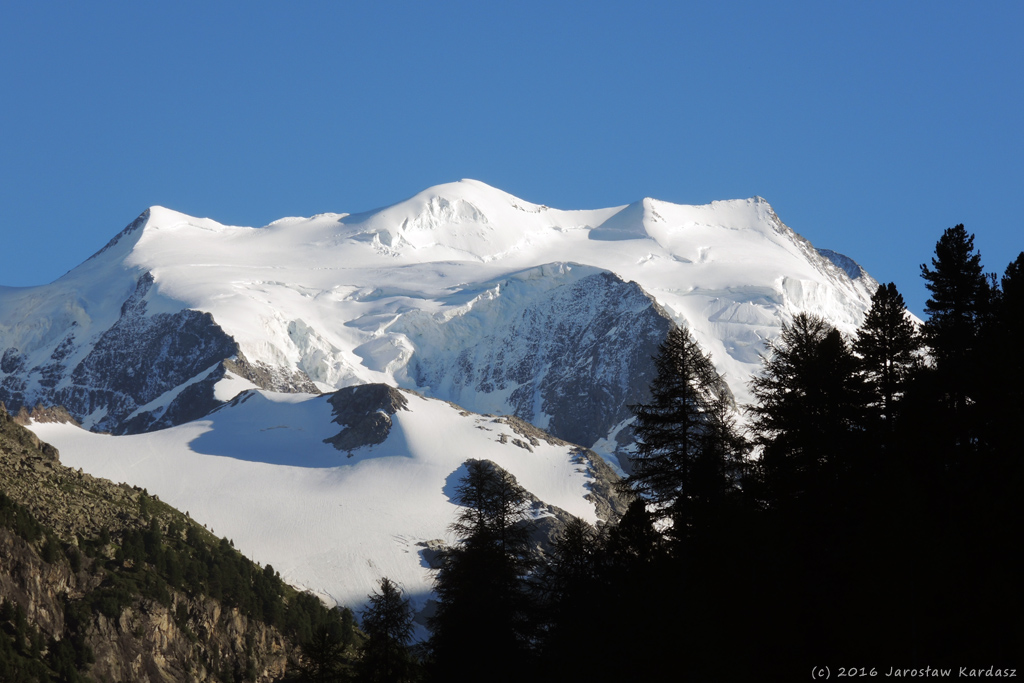 DSCN7229.jpg - Po wielu godzinach, poprzez Sant Moritz, późnym popołudniem docieram w pobliże masywu Bernina.