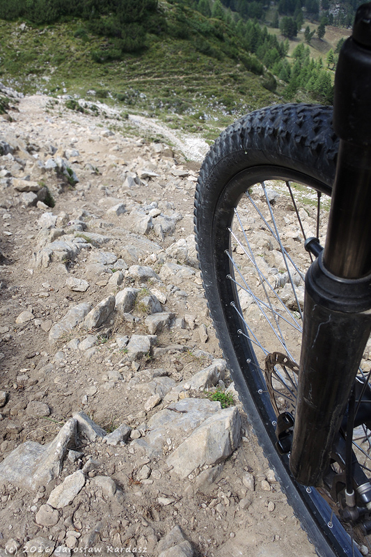 DSCN8180.jpg - Niektóre zjazdy szlakami w Monte Pasubio wymagały dobrego panowania nad rowerem.