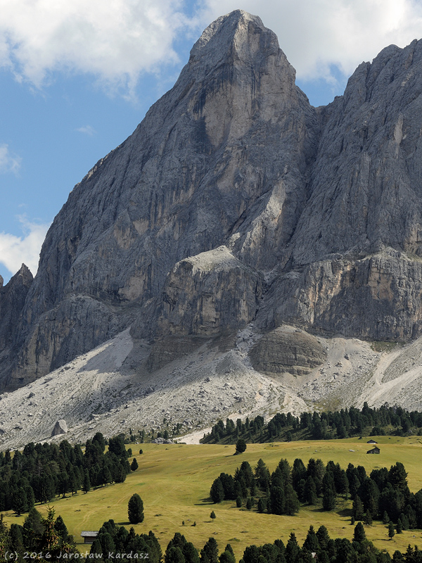 DSCN8253.jpg - Sass de Pùtia (2875m) - widok z okolic przełęczy Passo delle Erbe (1987 m).