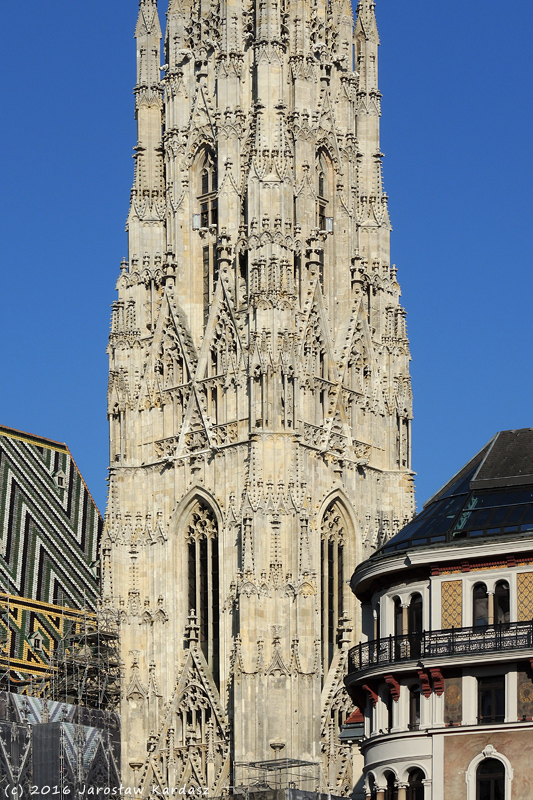 DSCN8635.jpg - Wieża Katedry św. Szczepana - jednej z najważniejszych budowli gotyckich w Europie.